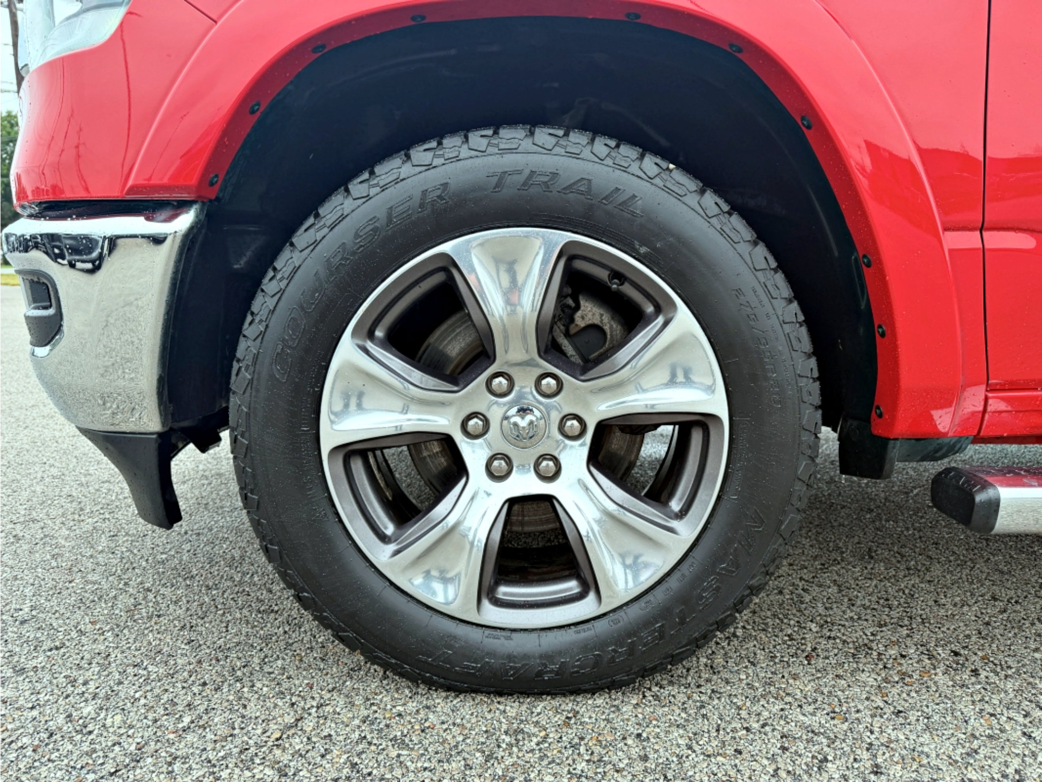Used 2020 RAM 1500 Laramie AWD/4WD image 23