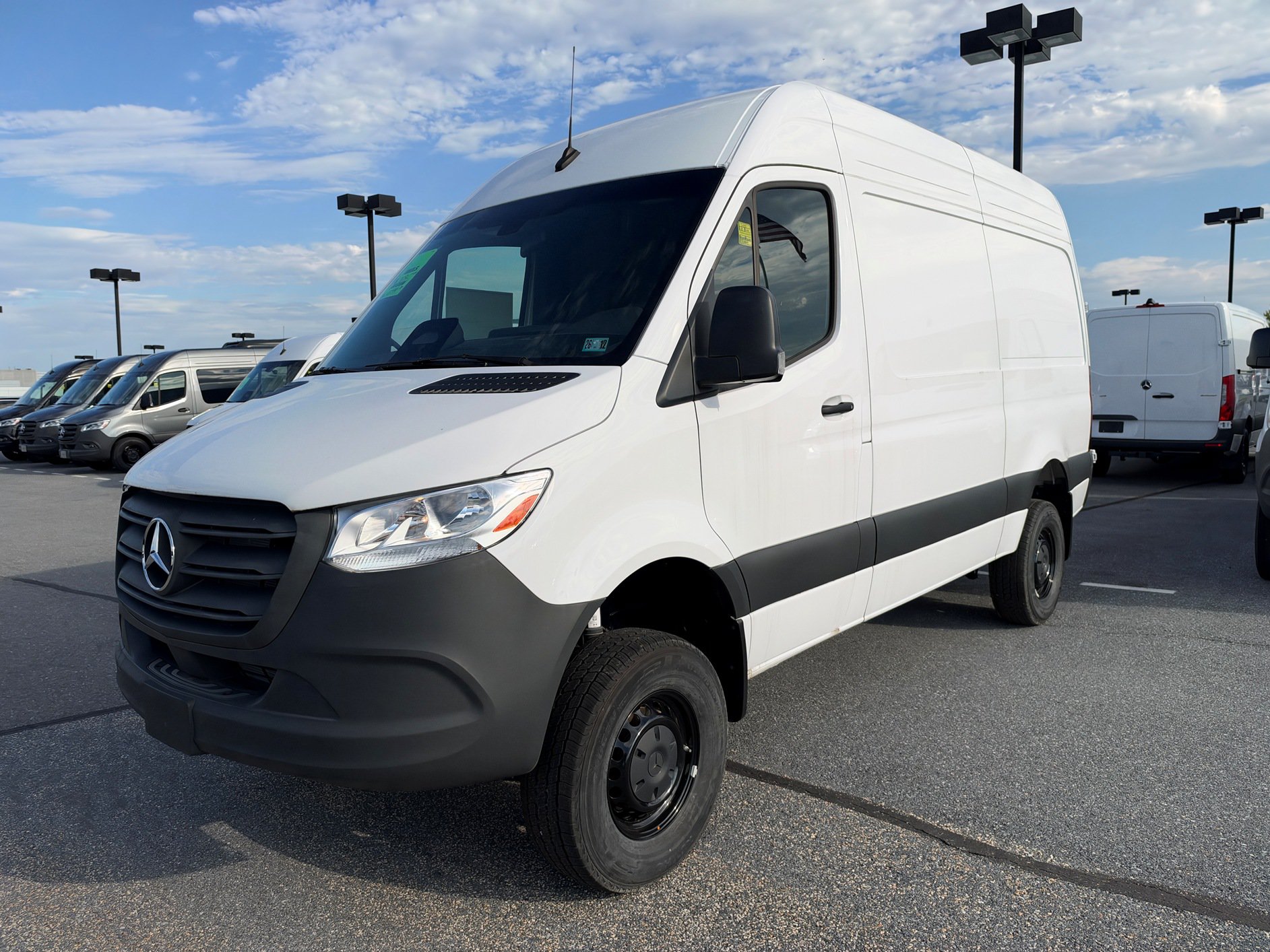 Used 2025 Mercedes-Benz Sprinter 2500 image 7