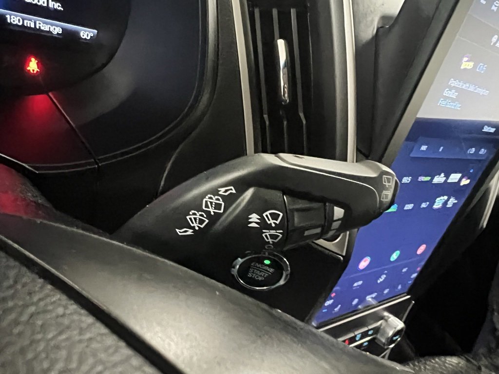 Used 2024 Ford Edge SEL image 33