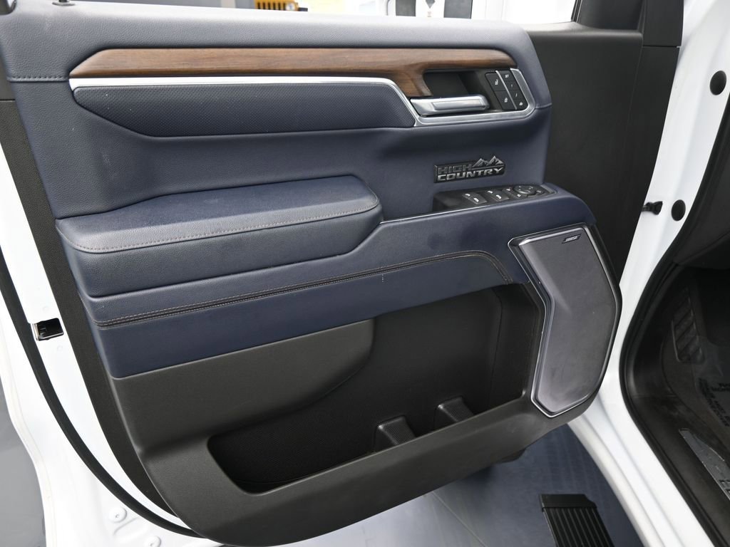 Used 2022 Chevrolet Silverado 1500 High Country image 17