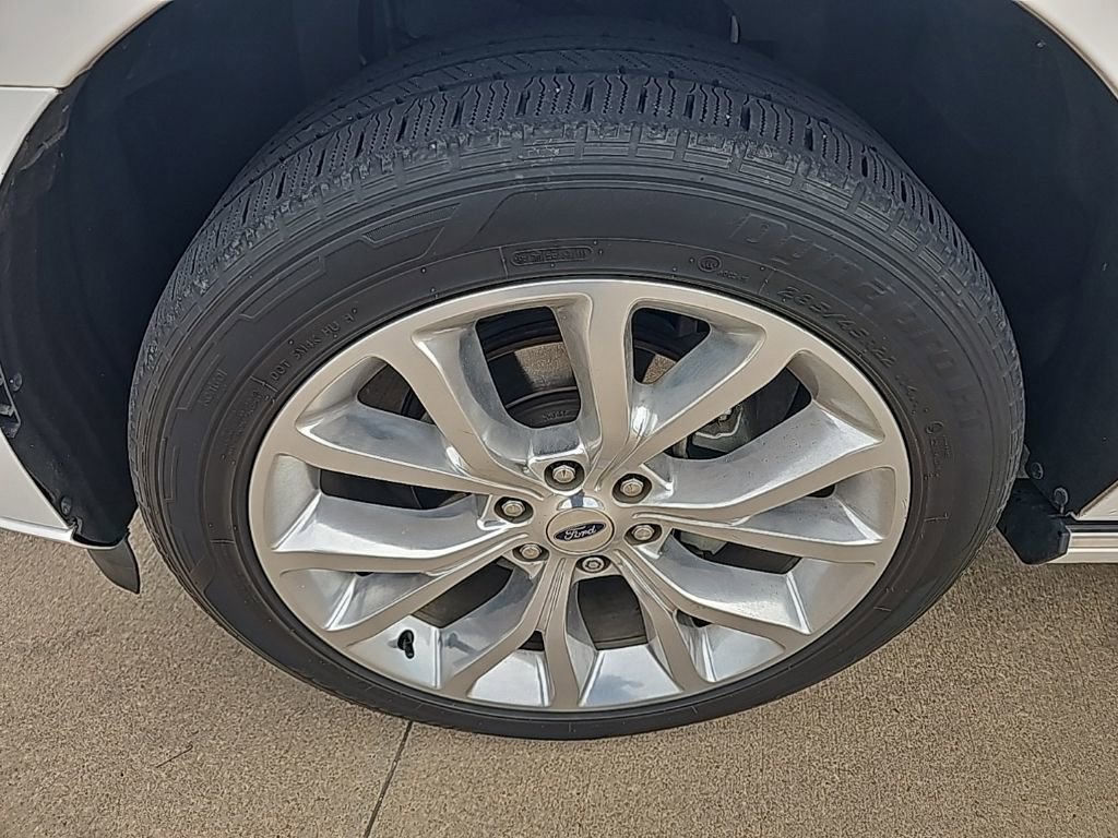 Used 2018 Ford Expedition Platinum image 12