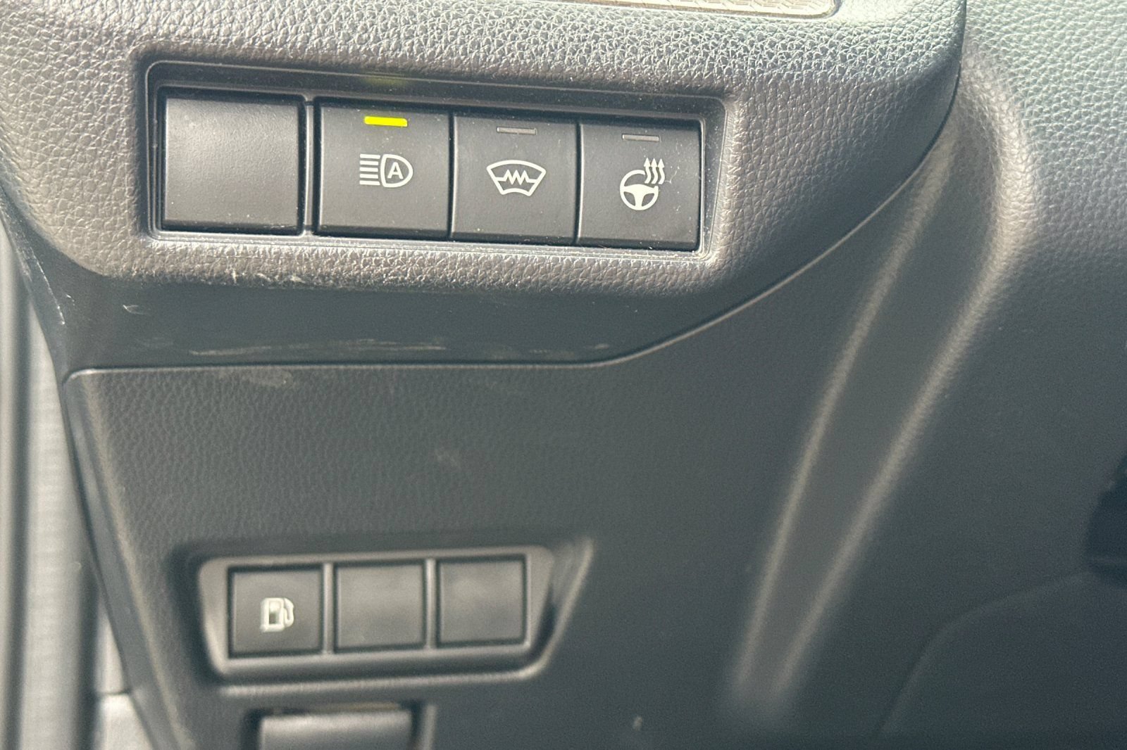 Used 2026 Toyota Prius LE FWD image 41