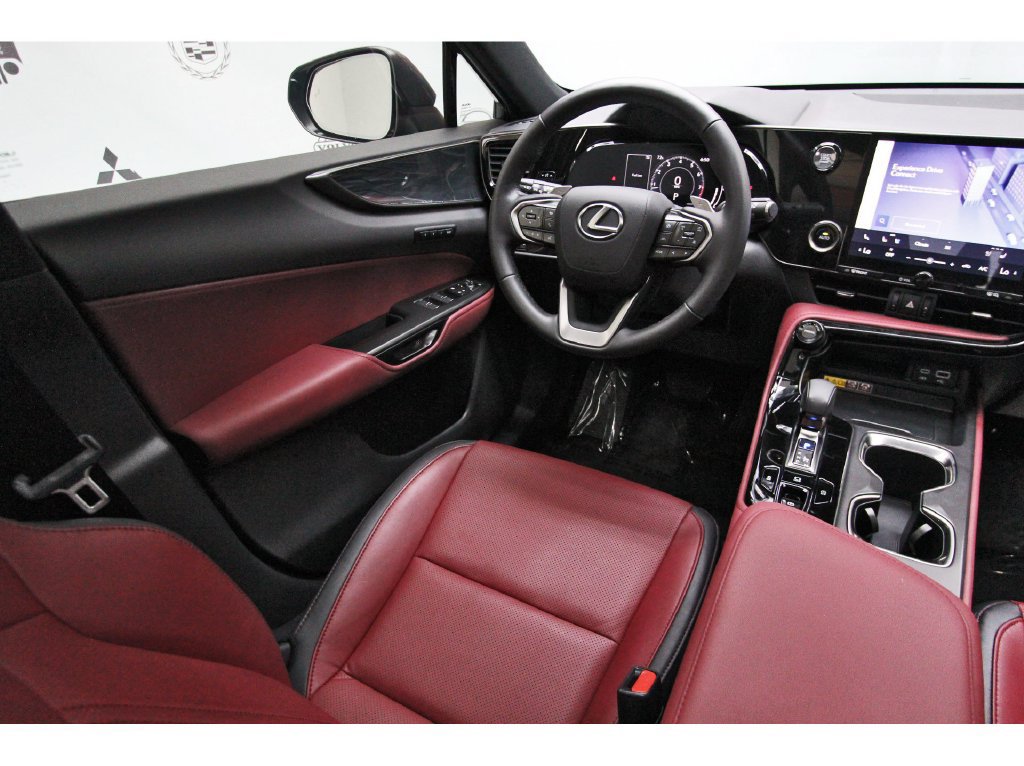 Used 2025 Lexus NX 250 FWD w/ Towing Package (2000 Lbs) image 8