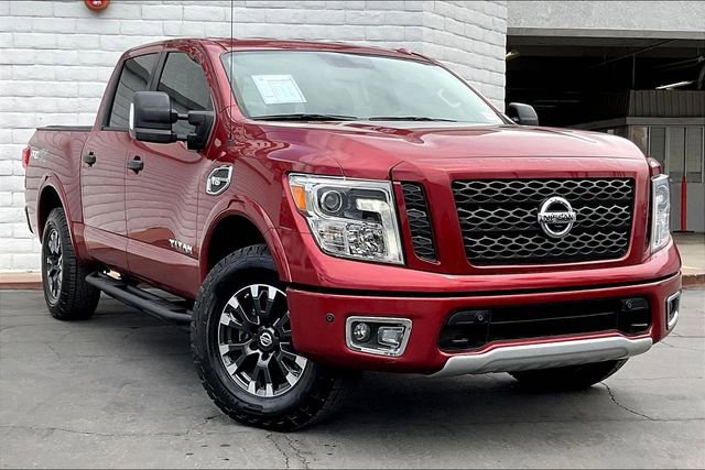 Used 2017 Nissan Titan PRO-4X w/ Pro-4x Convenience Package image 12