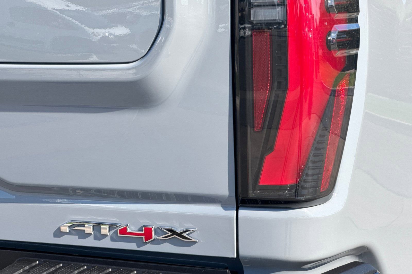 Certified 2025 GMC Sierra 2500 AT4X image 28