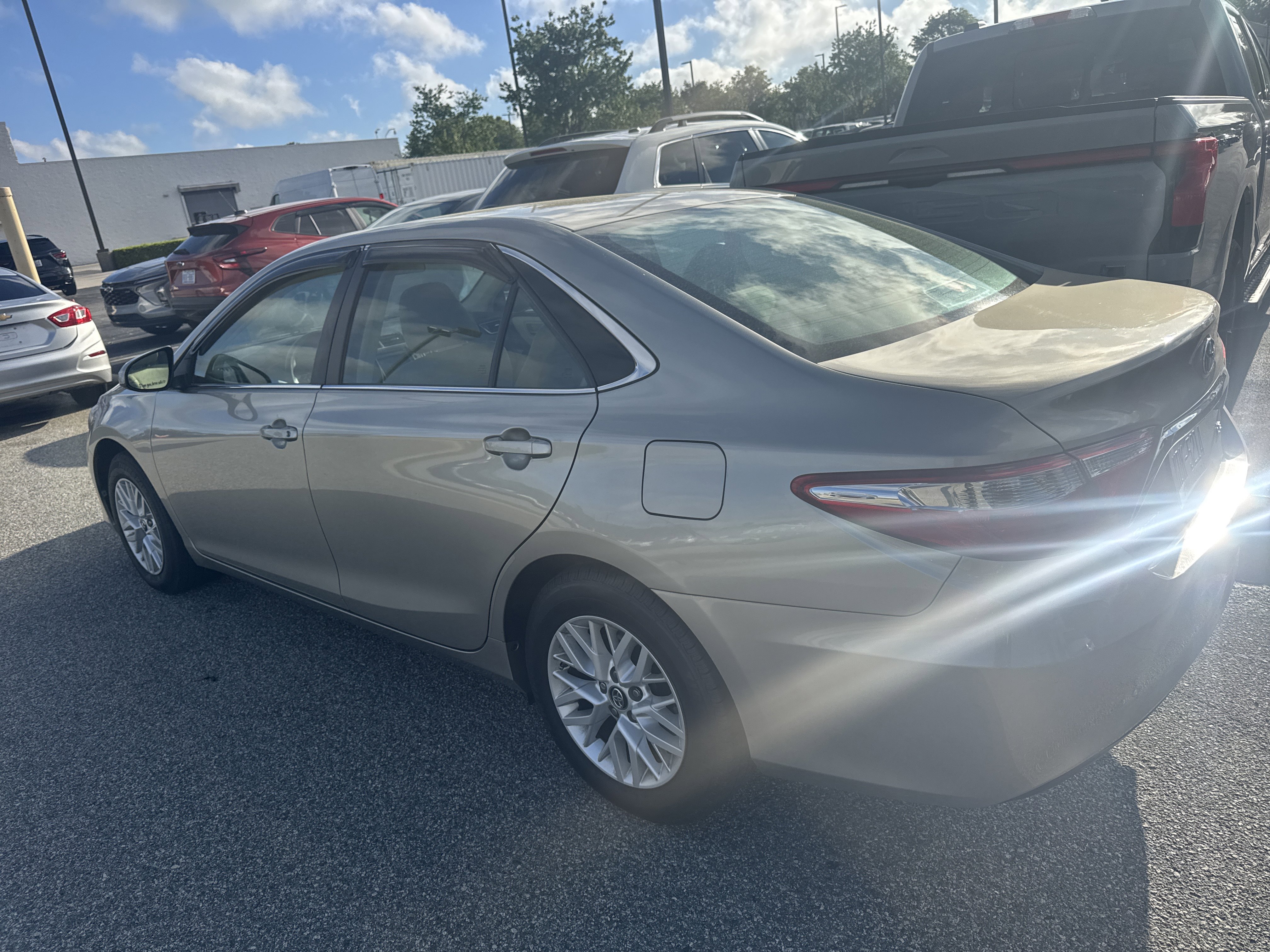 Used 2017 Toyota Camry LE FWD image 8