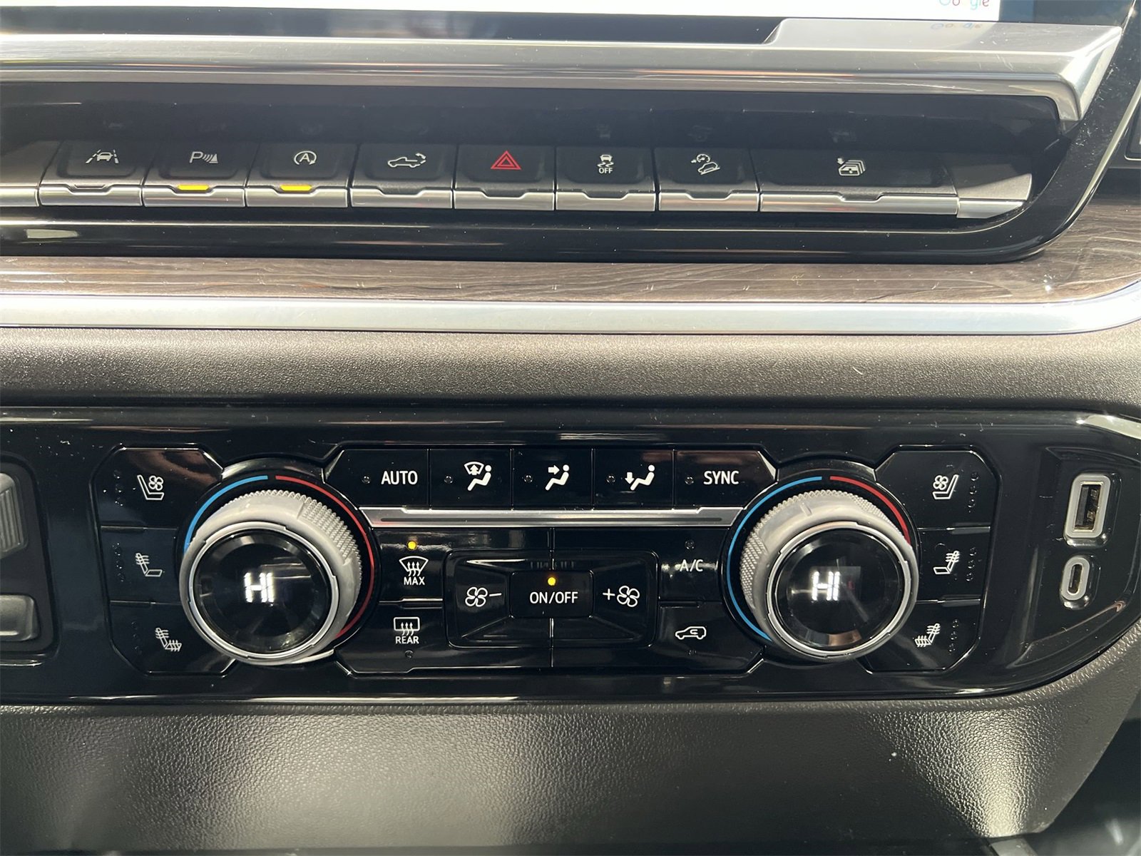 Used 2022 Chevrolet Silverado 1500 LTZ w/ Z71 Off-Road Package image 19