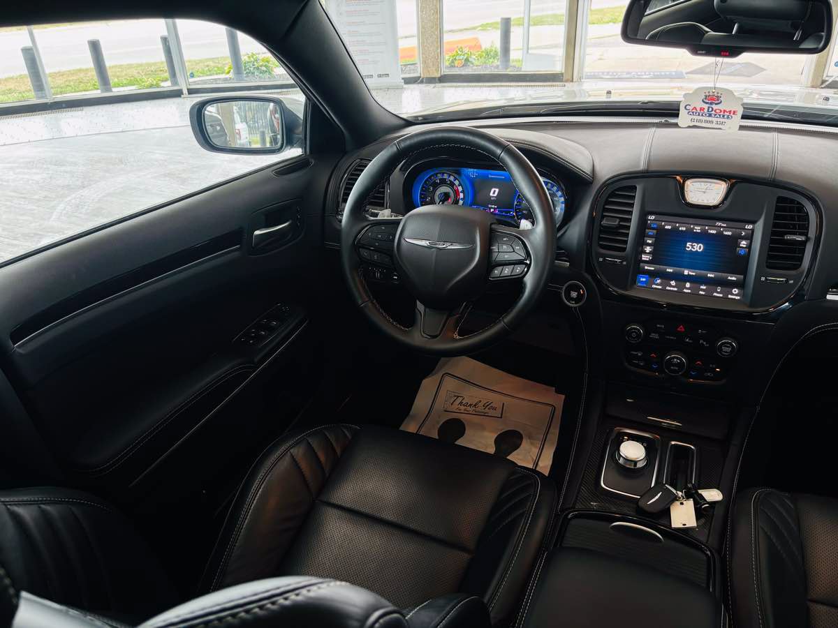 Used 2023 Chrysler 300 C RWD image 49