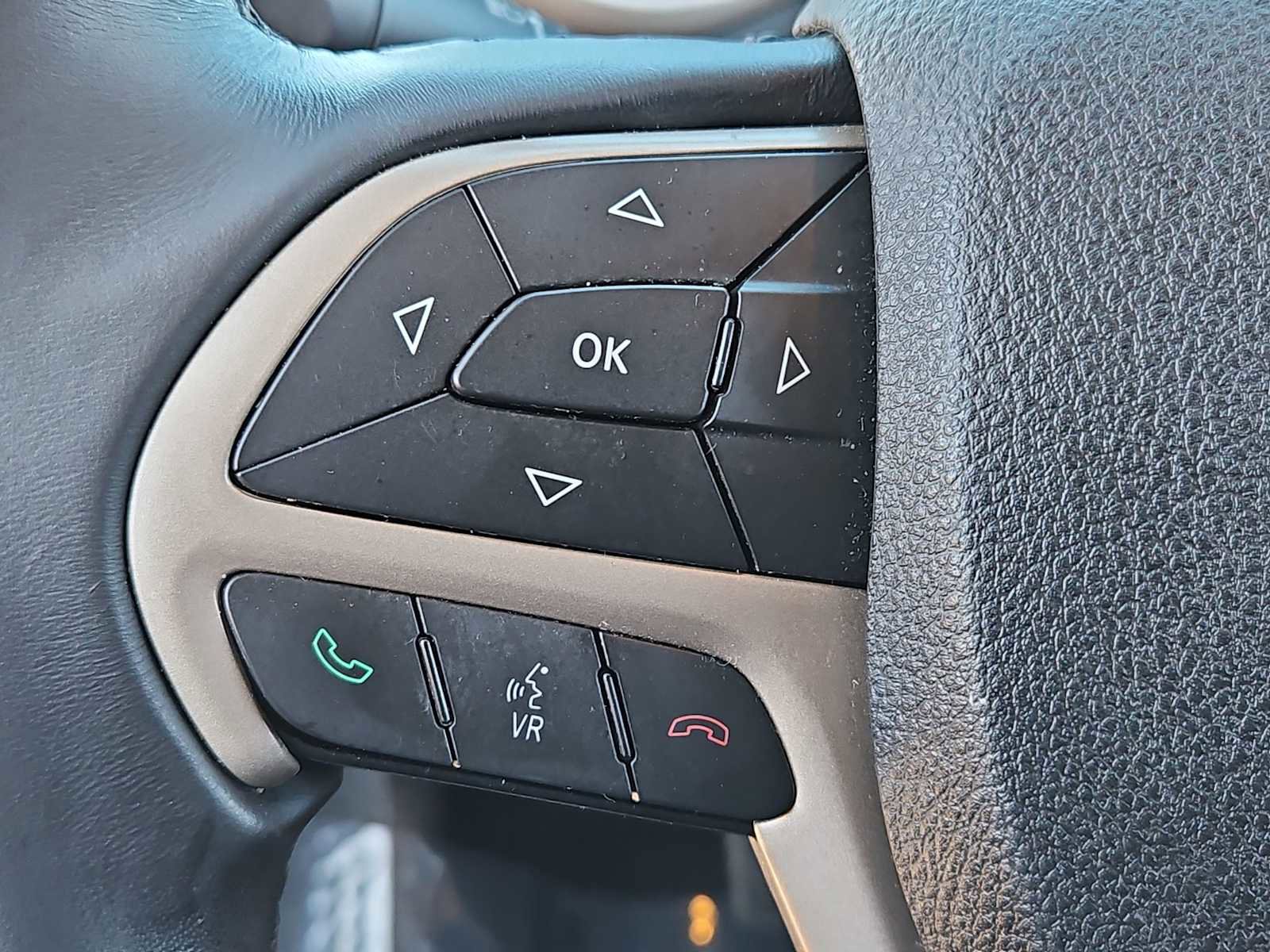 Used 2017 Jeep Cherokee Latitude image 24