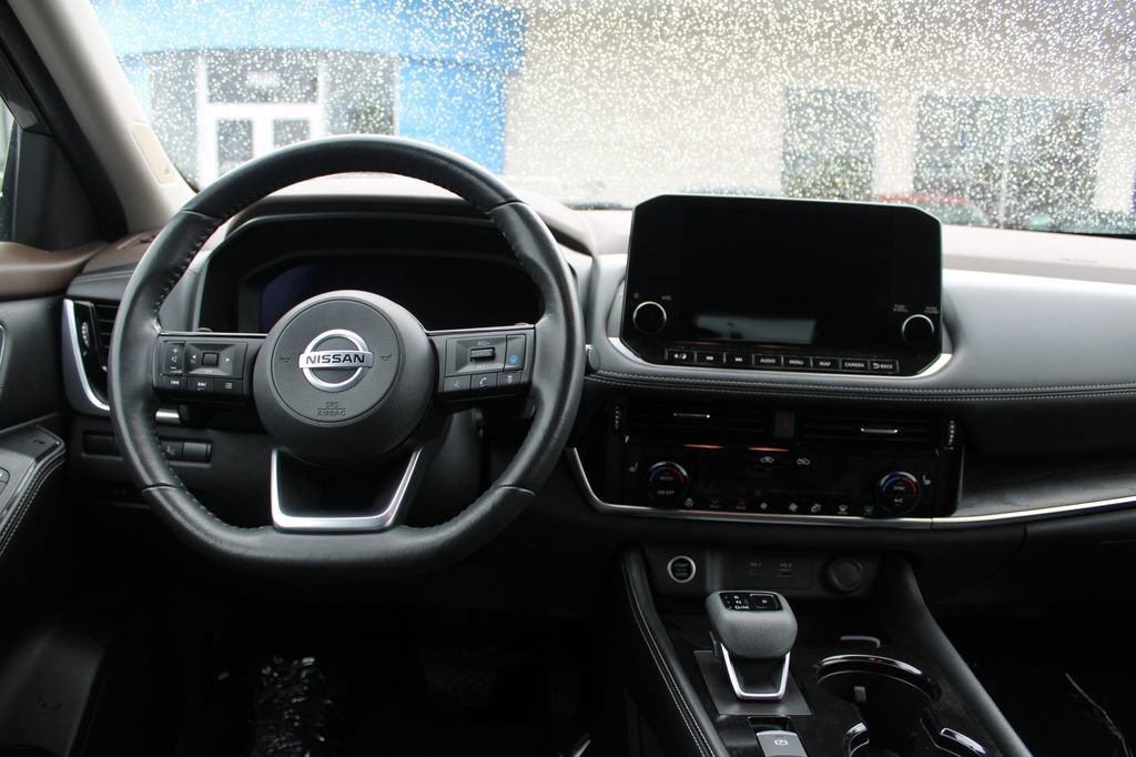 Used 2021 Nissan Rogue Platinum AWD/4WD image 16