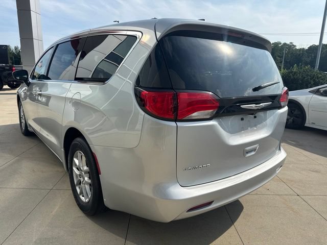 Used 2024 Chrysler Voyager LX FWD image 5