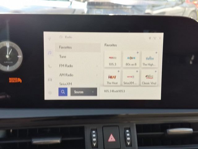 Used 2025 Lexus ES 300h w/ Premium Package FWD image 21