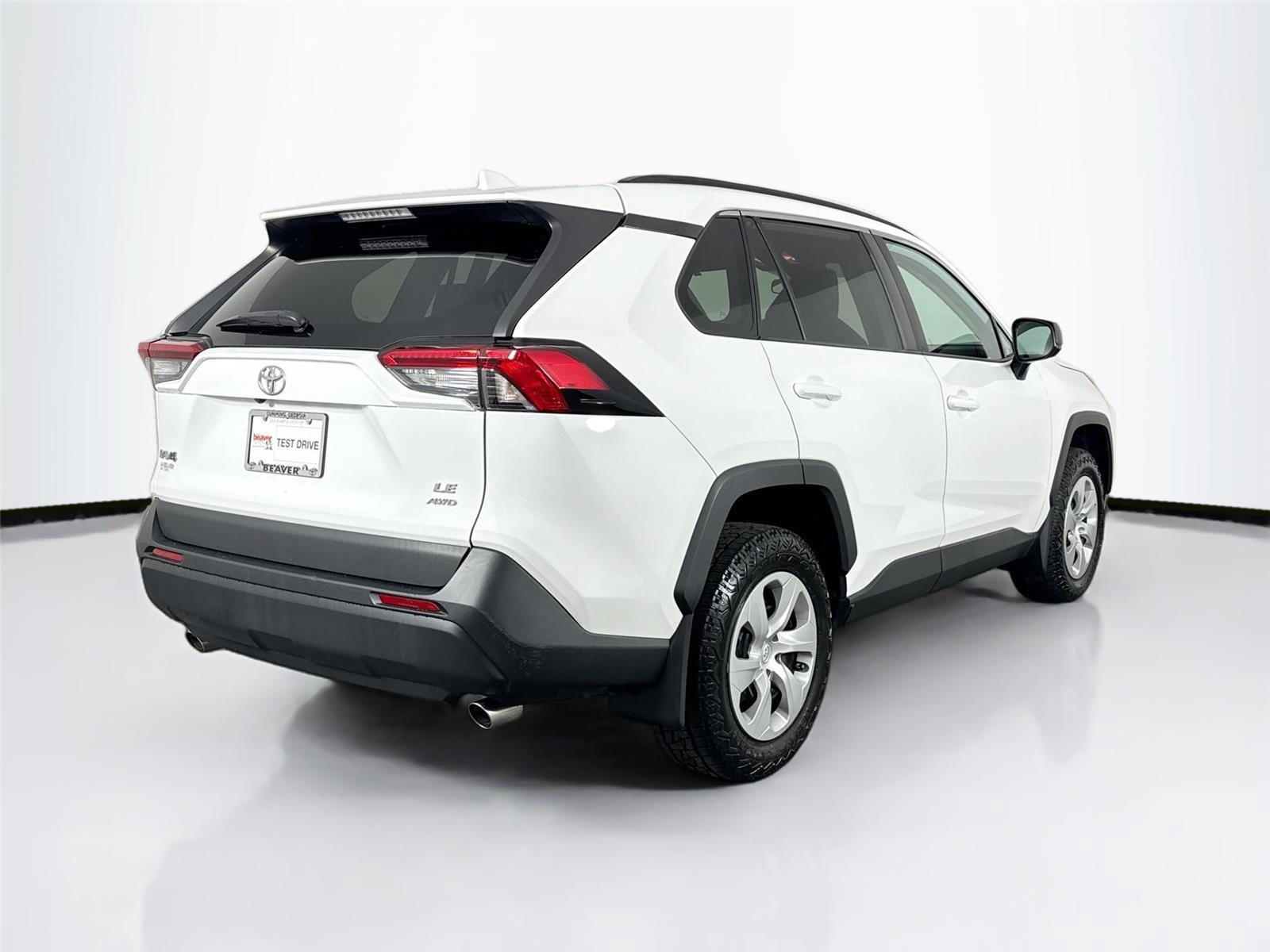 Used 2019 Toyota RAV4 LE image 2