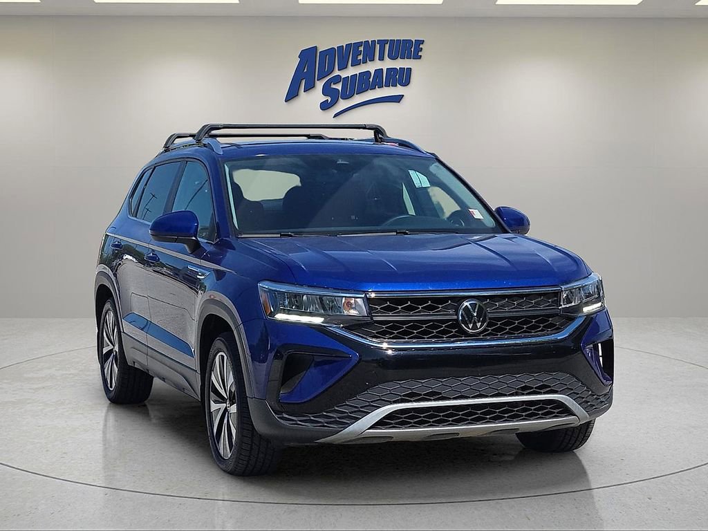 Used 2023 Volkswagen Taos SE w/ Panoramic Sunroof Package AWD/4WD image 1