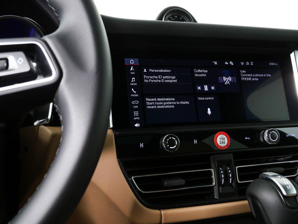 Certified 2026 Porsche Macan AWD/4WD image 12
