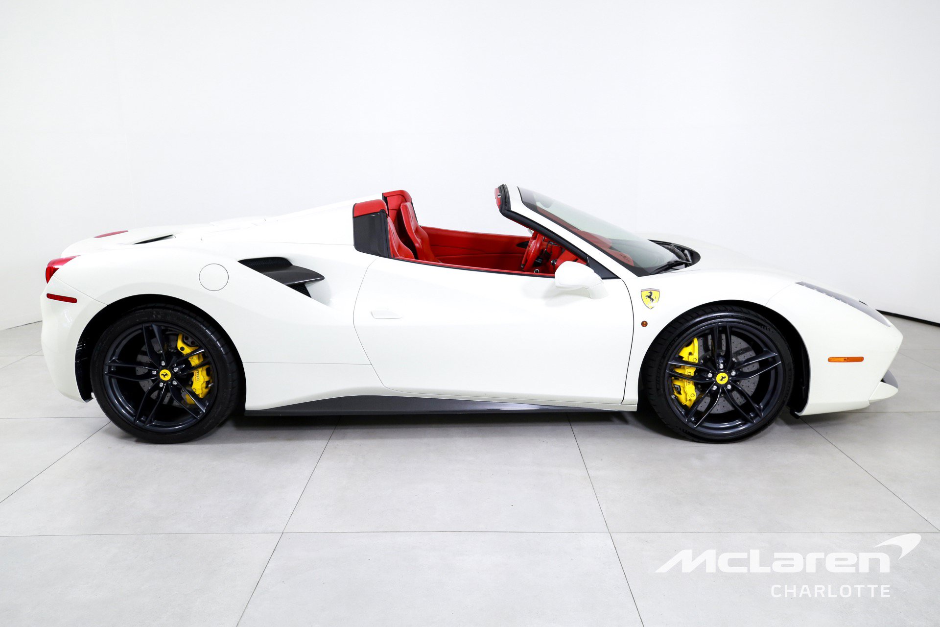 Used 2018 Ferrari 488 Spider RWD image 10