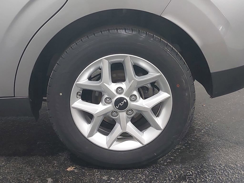 Used 2025 Kia Soul LX w/ LX Technology Package image 32