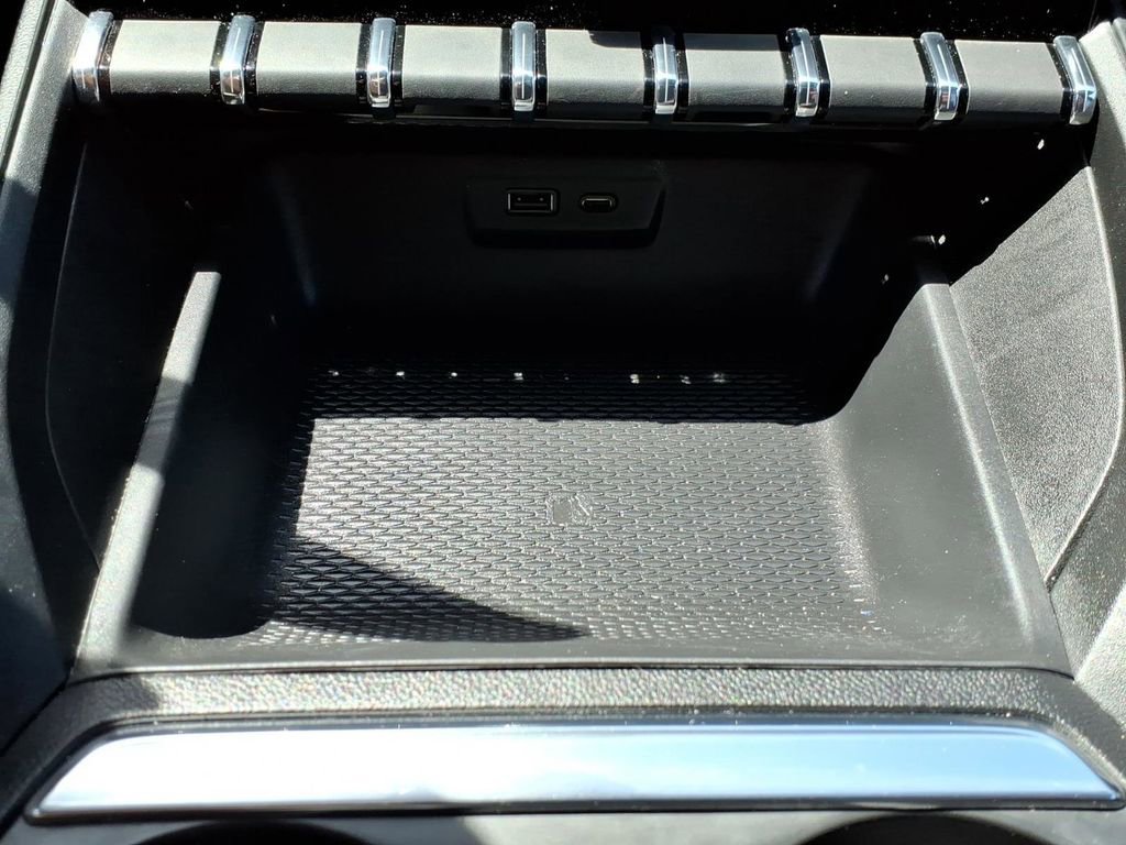 Used 2025 GMC Terrain Elevation AWD/4WD image 17