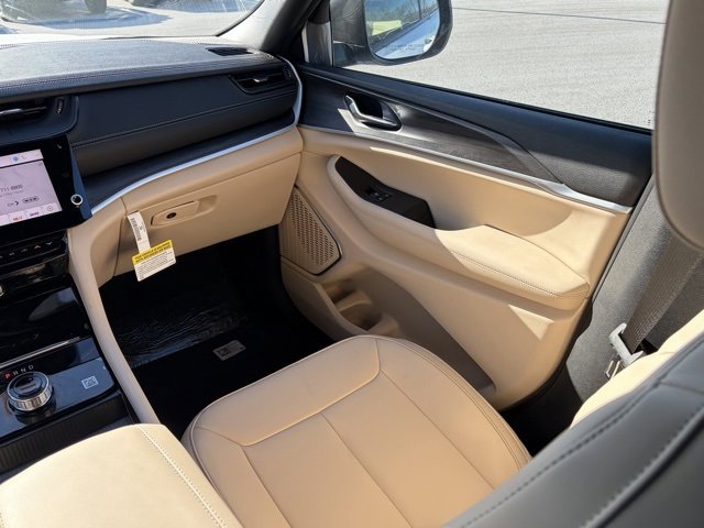 New 2026 Jeep Grand Cherokee Limited image 38