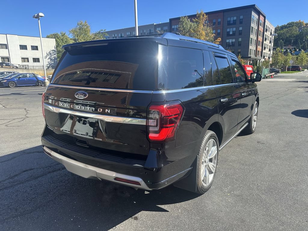 Used 2022 Ford Expedition Platinum AWD/4WD image 5