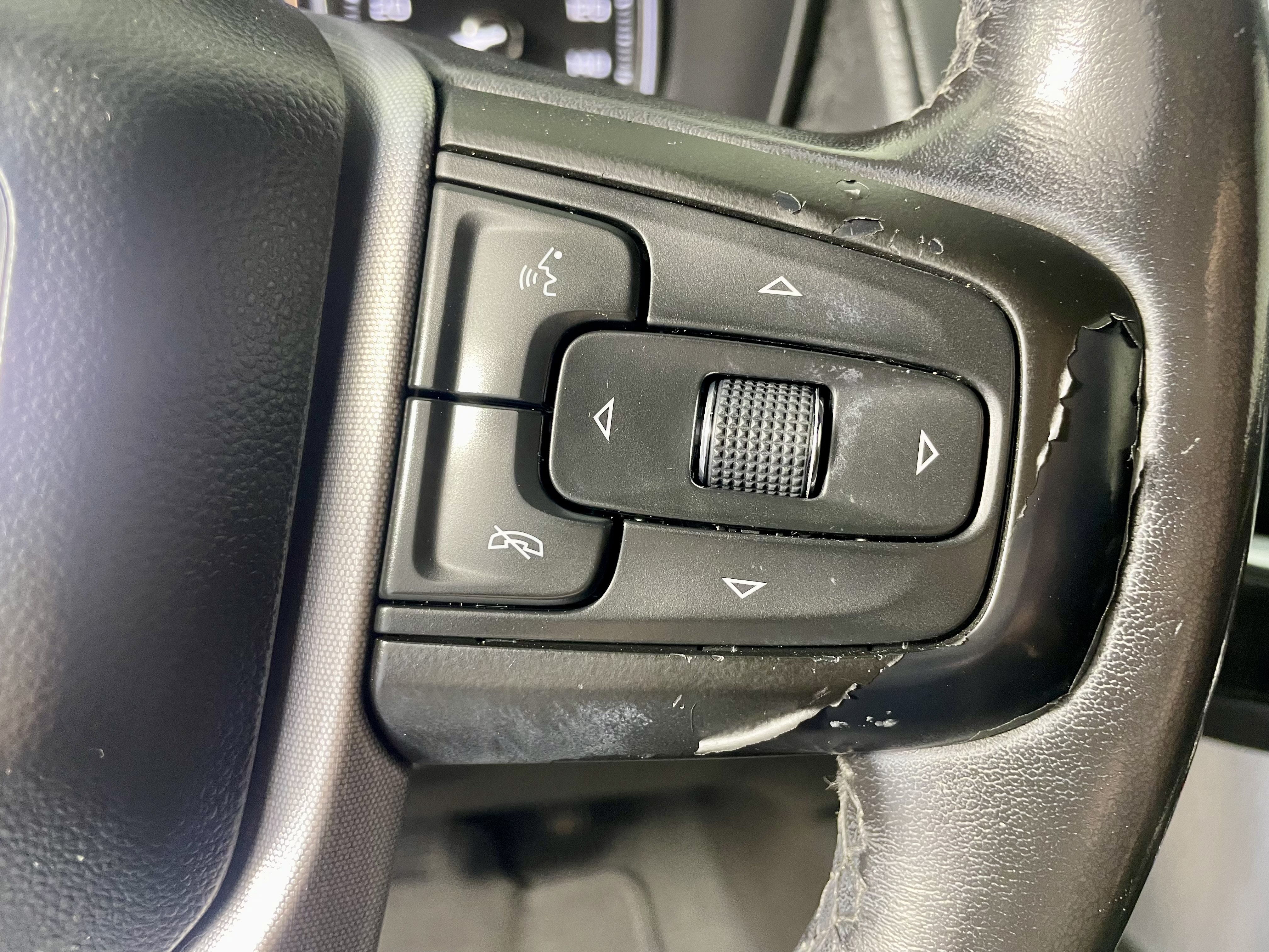 Used 2021 GMC Yukon SLE AWD/4WD image 17