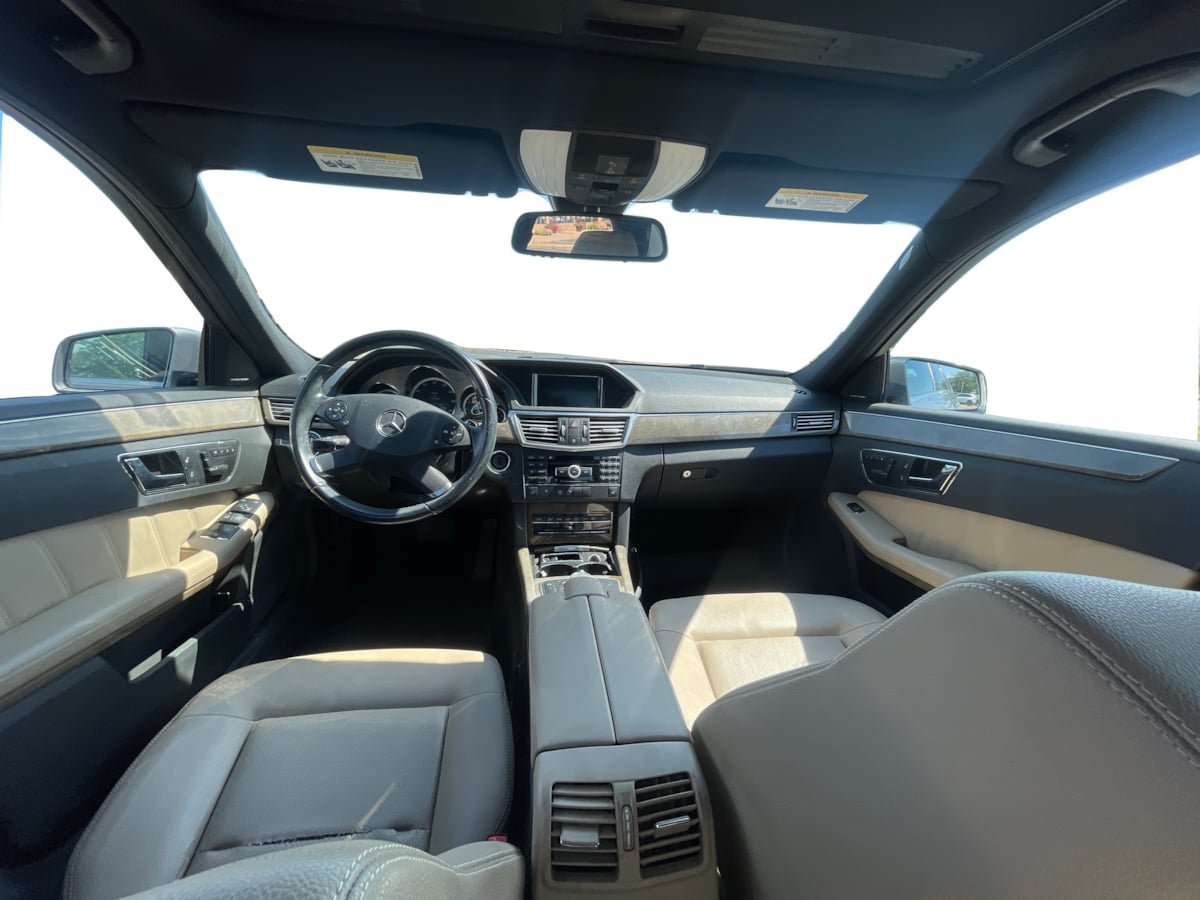 Used 2010 Mercedes-Benz E 350 4MATIC Sedan image 13