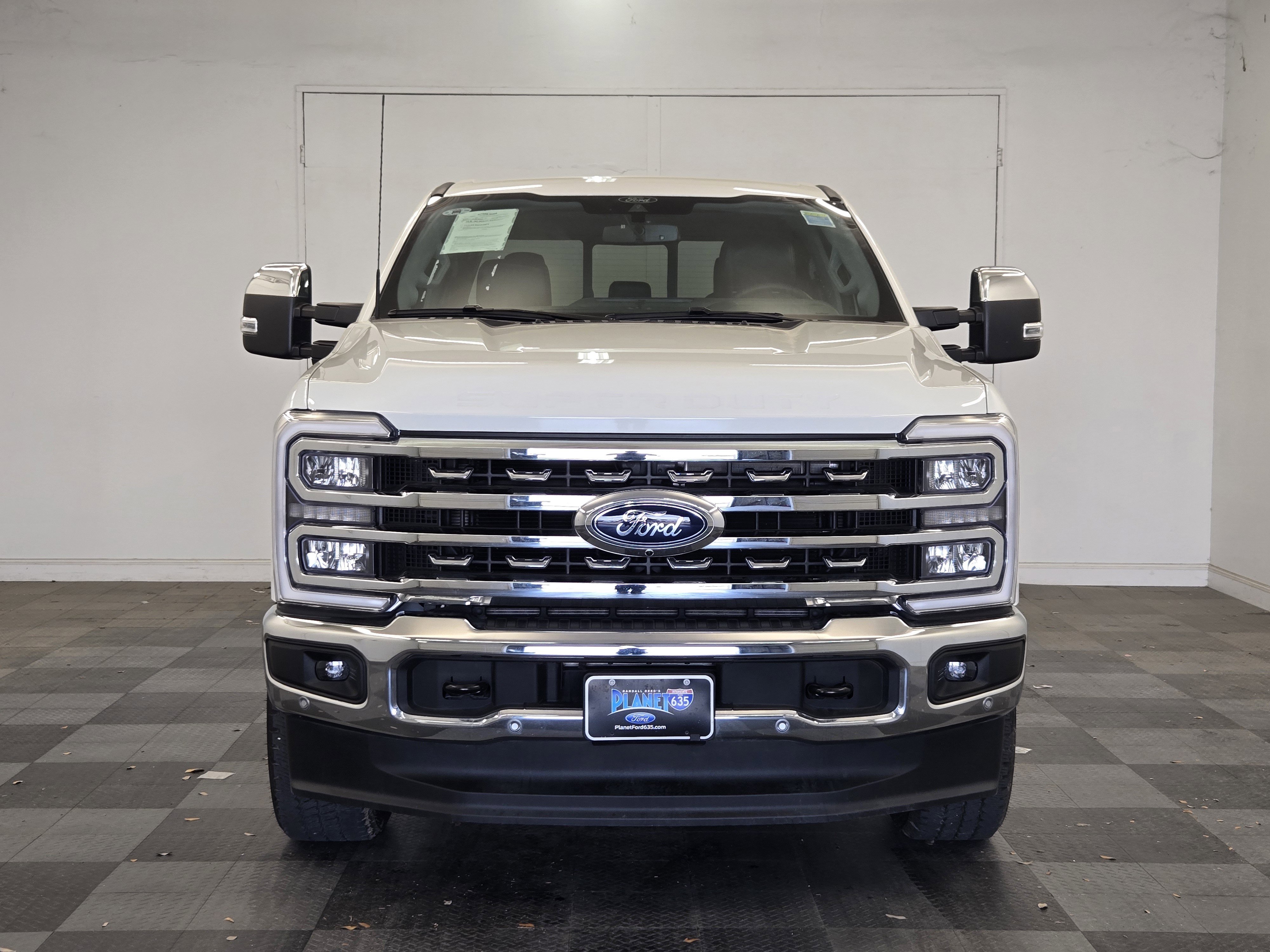 Used 2025 Ford F250 Lariat w/ Lariat Ultimate Package video 3