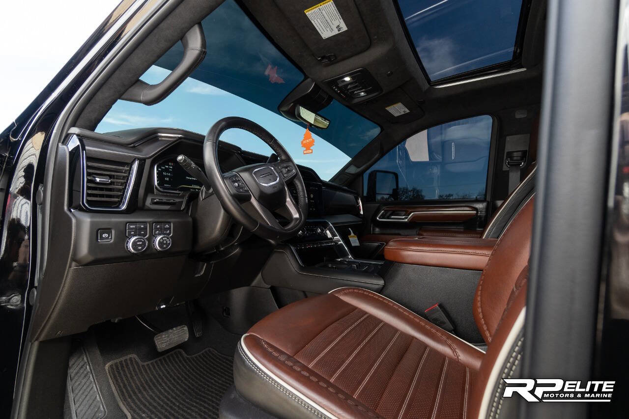 Used 2025 GMC Sierra 2500 Denali Ultimate image 45