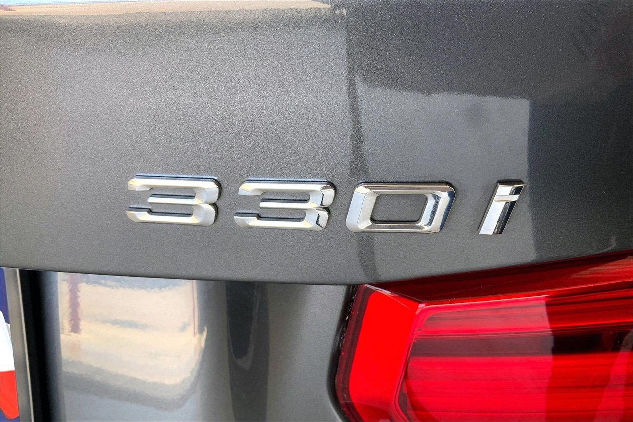 Used 2018 BMW 330i Sedan RWD image 7