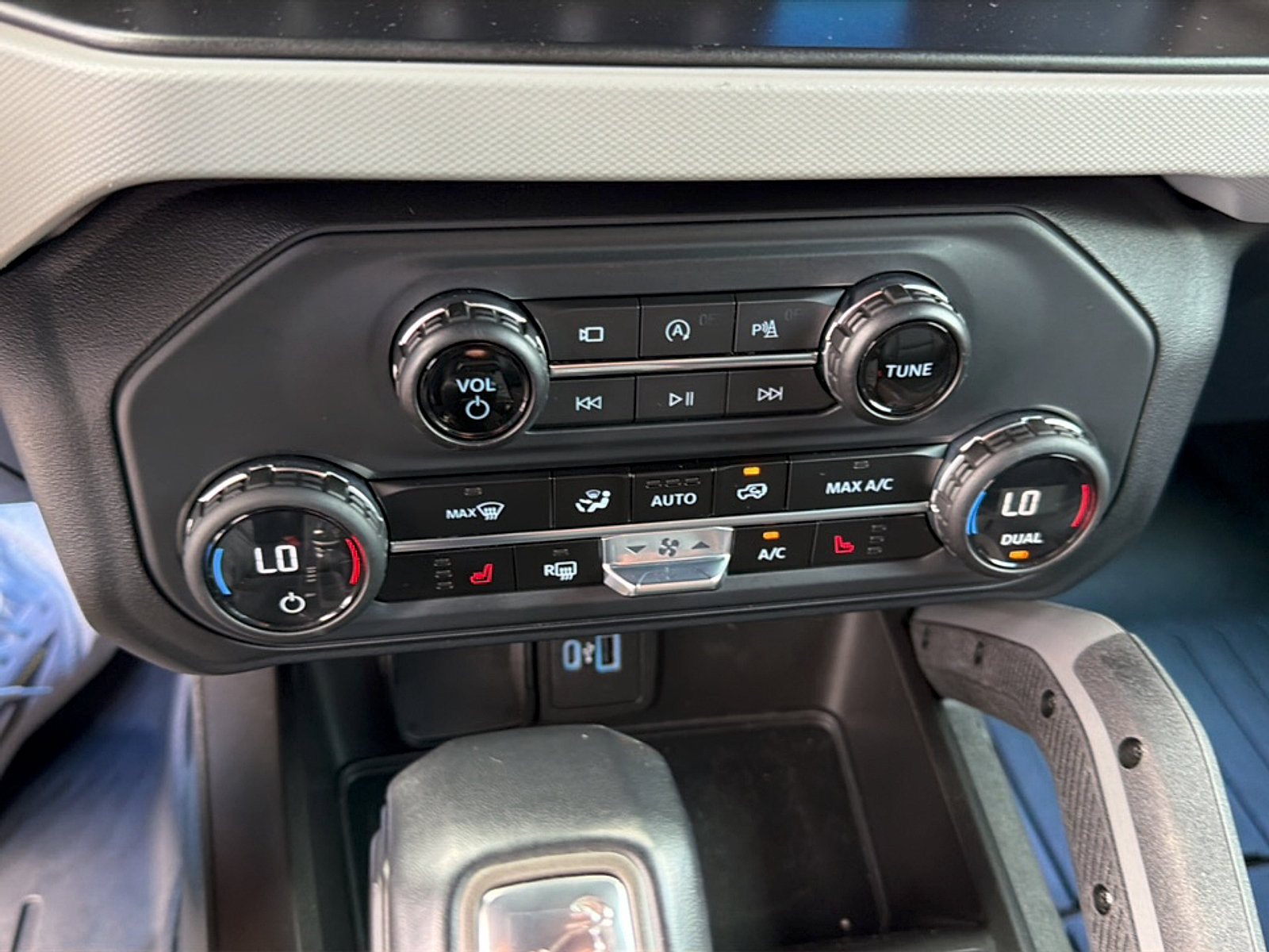 Used 2023 Ford Bronco Badlands w/ Sasquatch Package AWD/4WD image 20