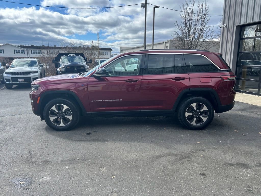 Used 2023 Jeep Grand Cherokee 4WD 4xe image 7