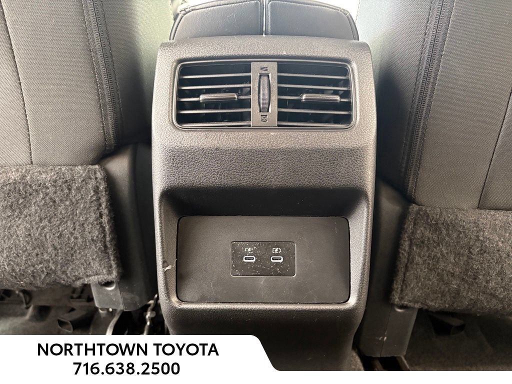 Used 2025 Nissan Rogue SV FWD image 20