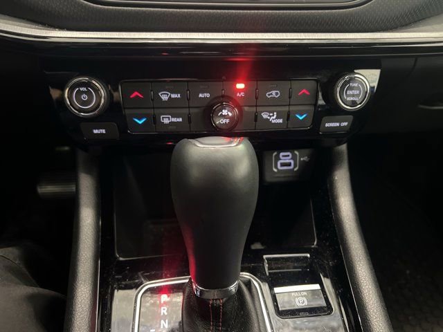 Used 2024 Jeep Compass Trailhawk w/ Trailhawk Convenience Group AWD/4WD image 8