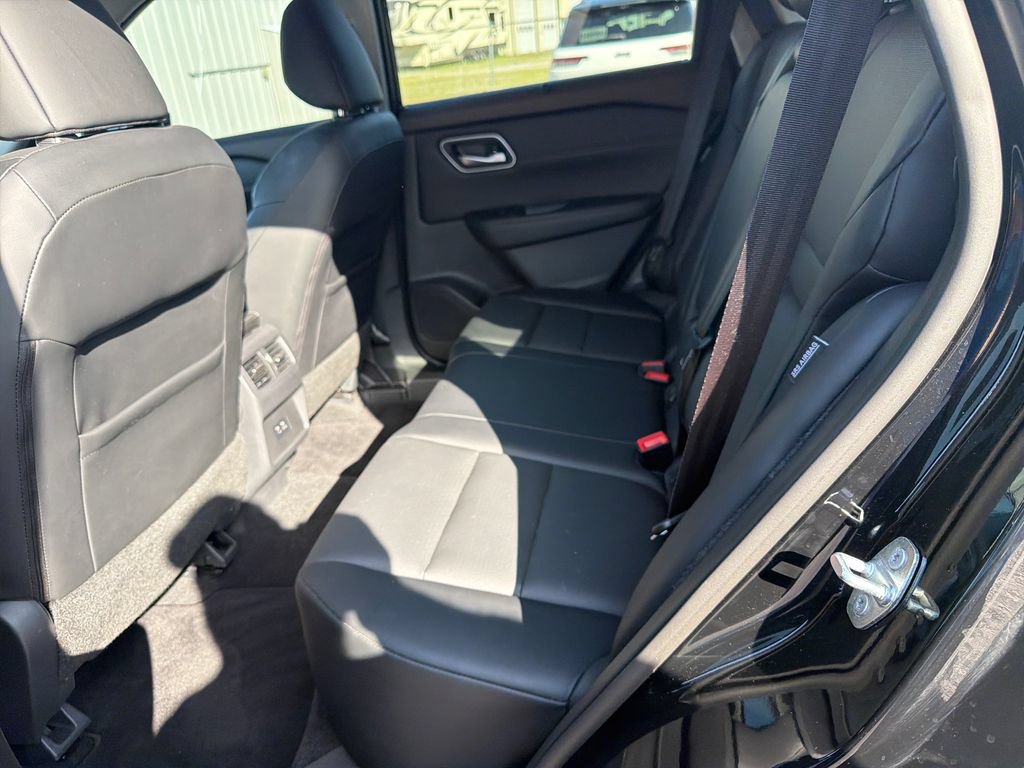 Used 2021 Nissan Rogue SV w/ Premium Package FWD image 23