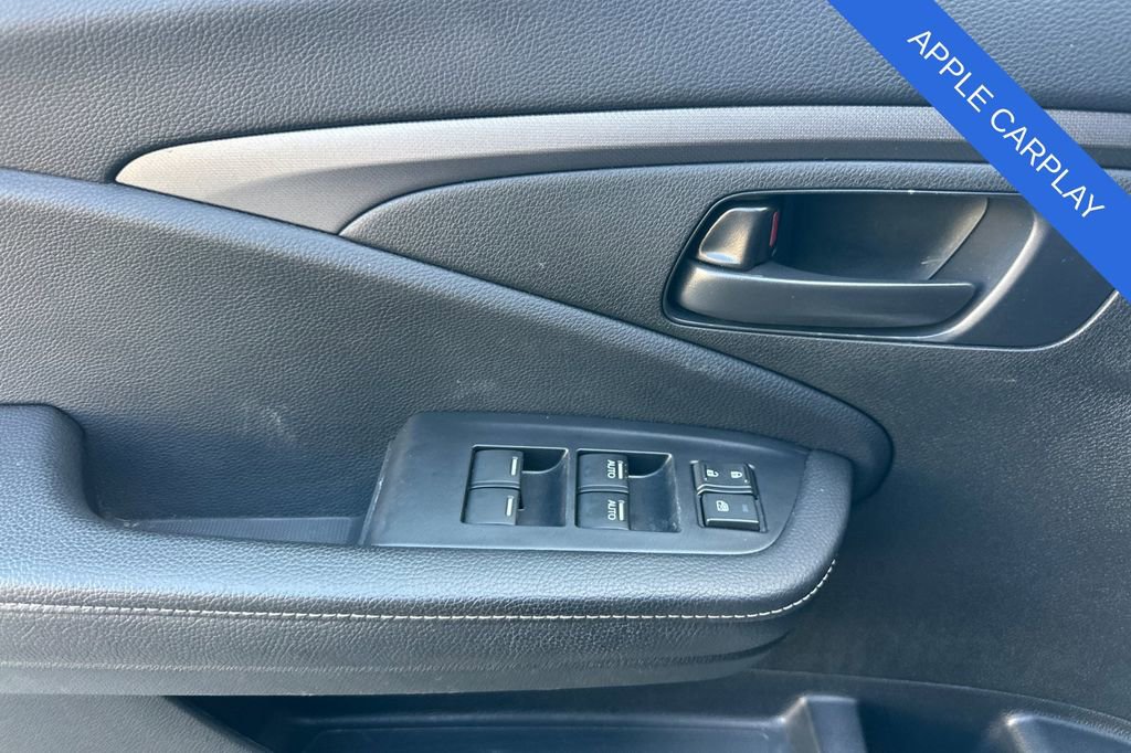 Used 2025 Honda Ridgeline Sport image 11