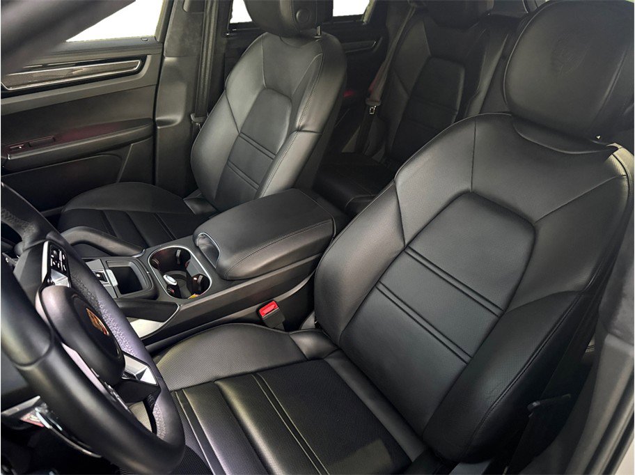 Used 2023 Porsche Cayenne Turbo image 25