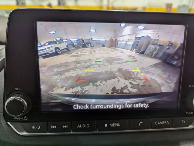 Used 2023 Nissan Rogue SV image 24