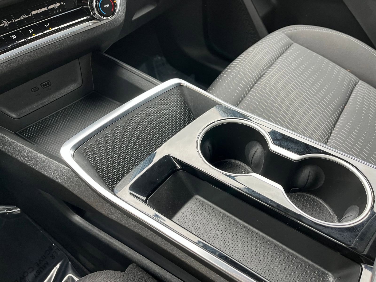 Used 2025 Chevrolet Equinox LT image 40