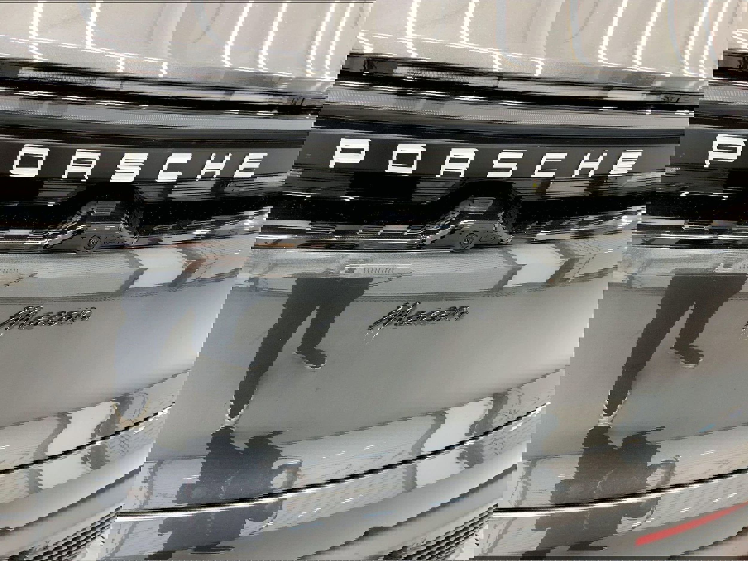 Used 2025 Porsche Macan Electric image 31