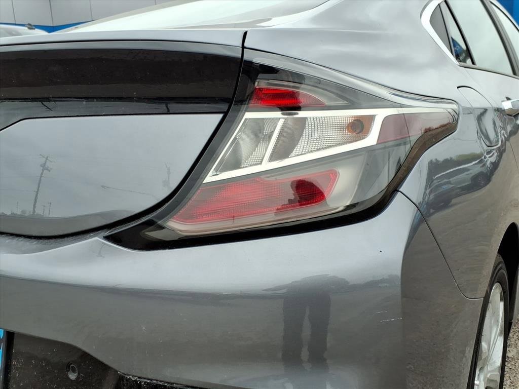Used 2018 Chevrolet Volt Premier w/ Driver Confidence Package image 9