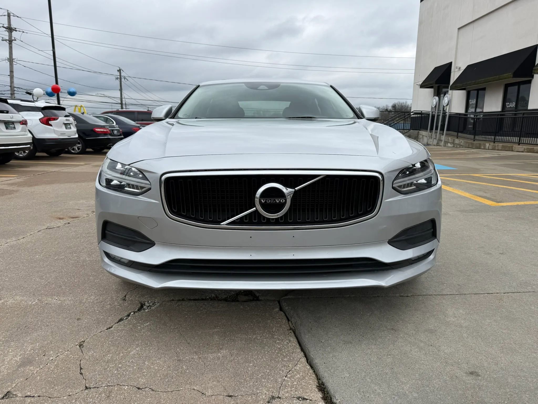 Used 2017 Volvo S90 T5 Momentum w/ Protection Package FWD image 4