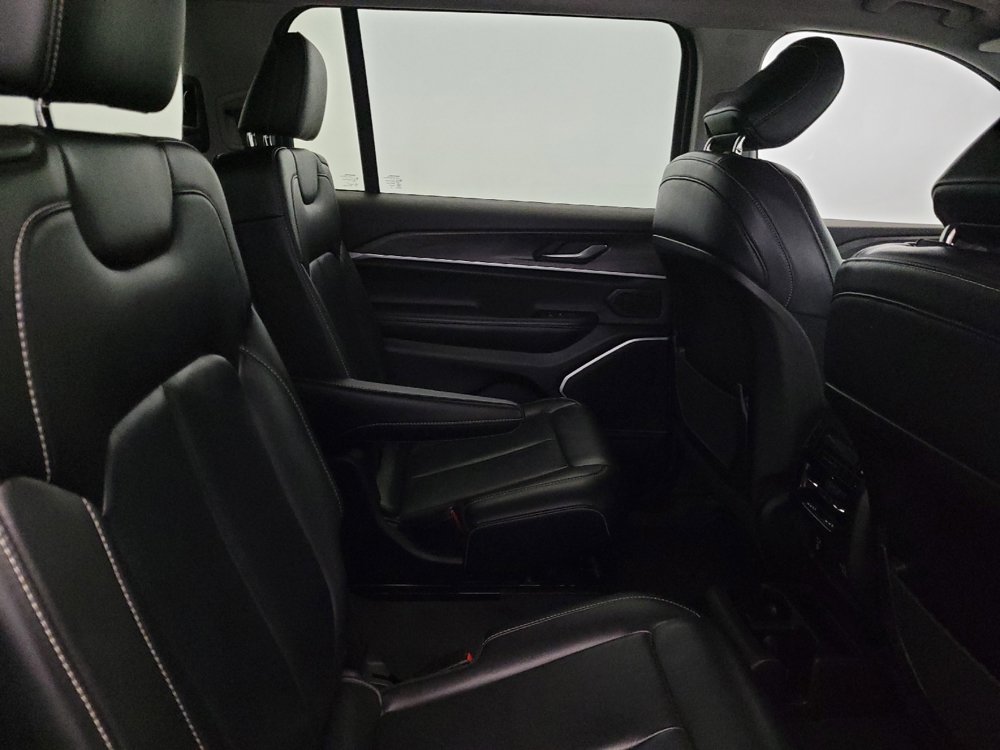 Used 2022 Jeep Grand Cherokee L Limited AWD/4WD image 19