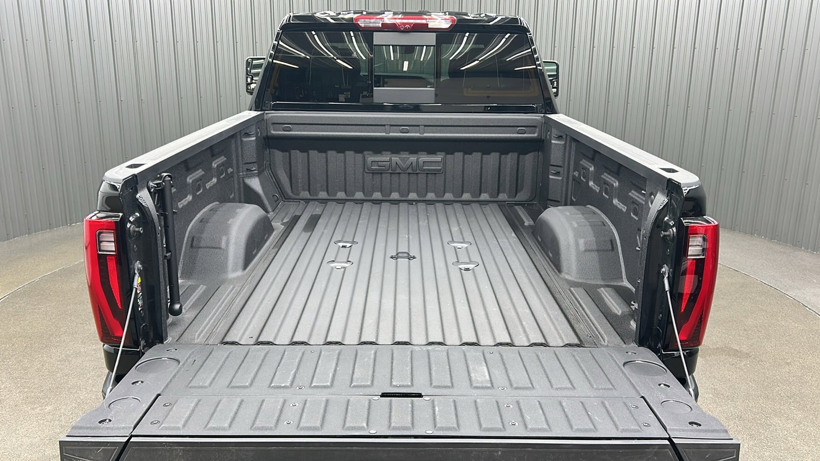 Used 2025 GMC Sierra 3500 Denali Ultimate image 17