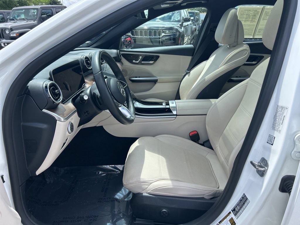 Used 2025 Mercedes-Benz C 300 Sedan image 9