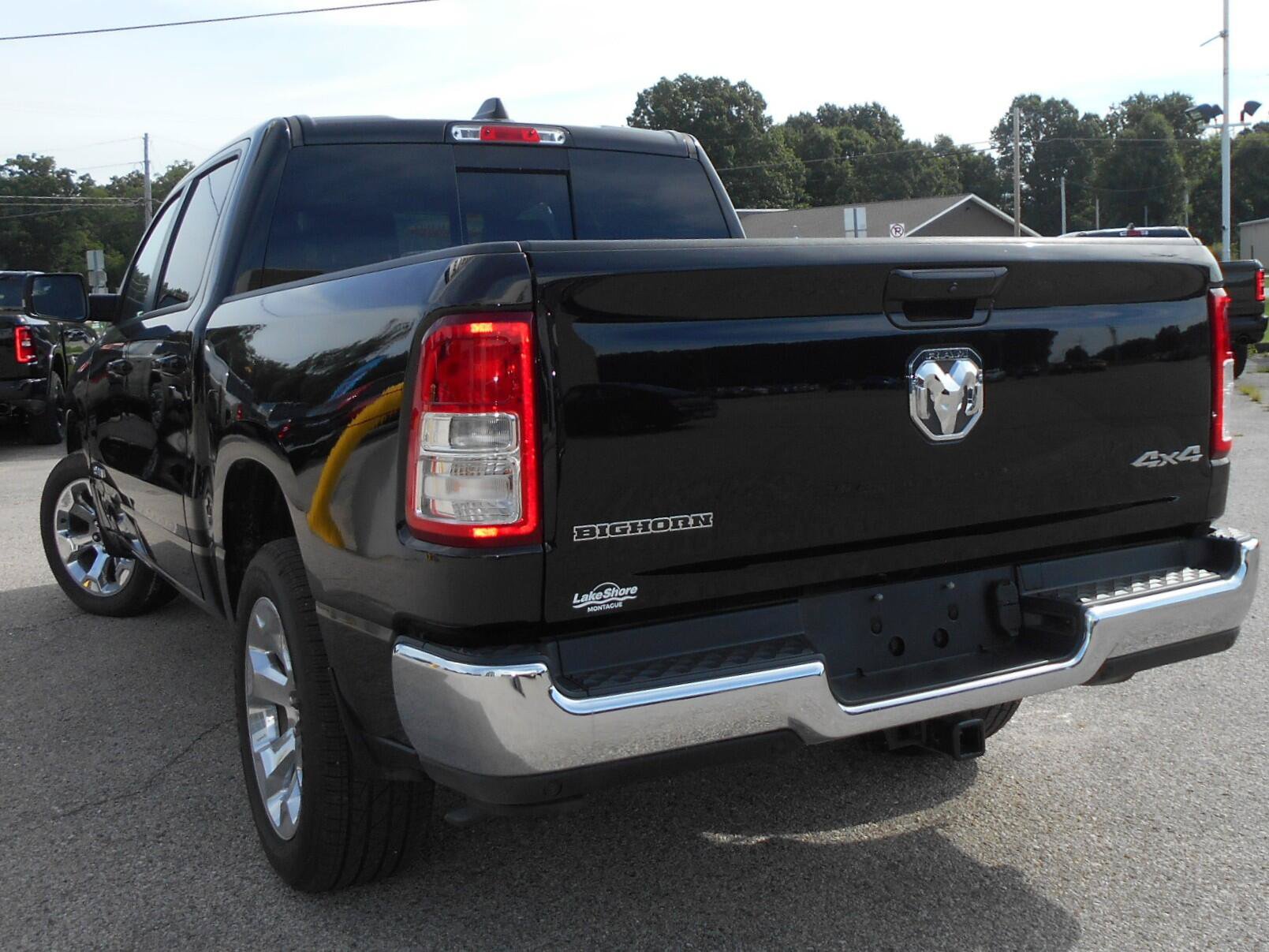 Used 2022 RAM 1500 Big Horn AWD/4WD image 3