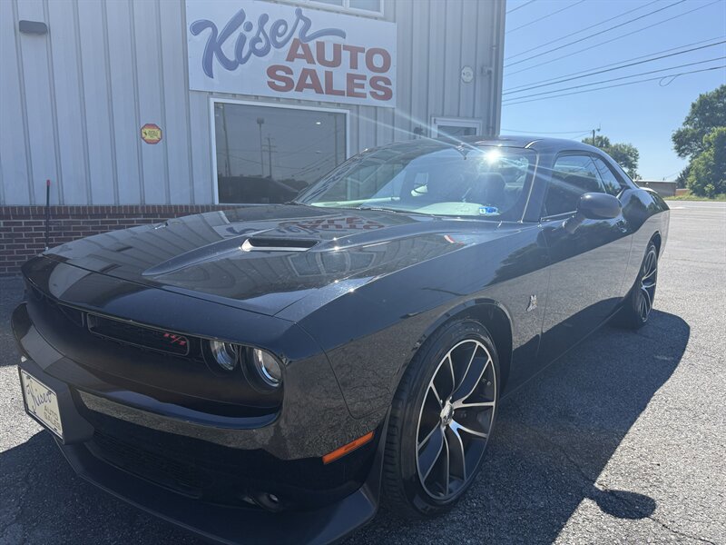 Used 2015 Dodge Challenger R/T Scat Pack RWD image 2