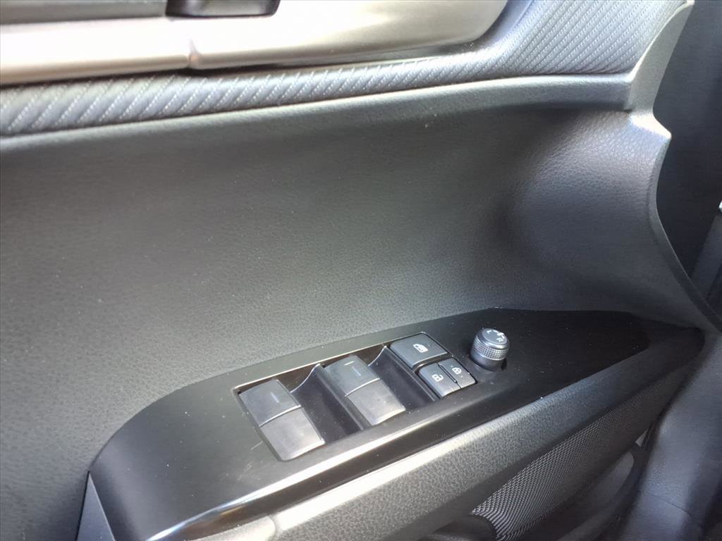 Used 2025 Toyota Camry SE image 17