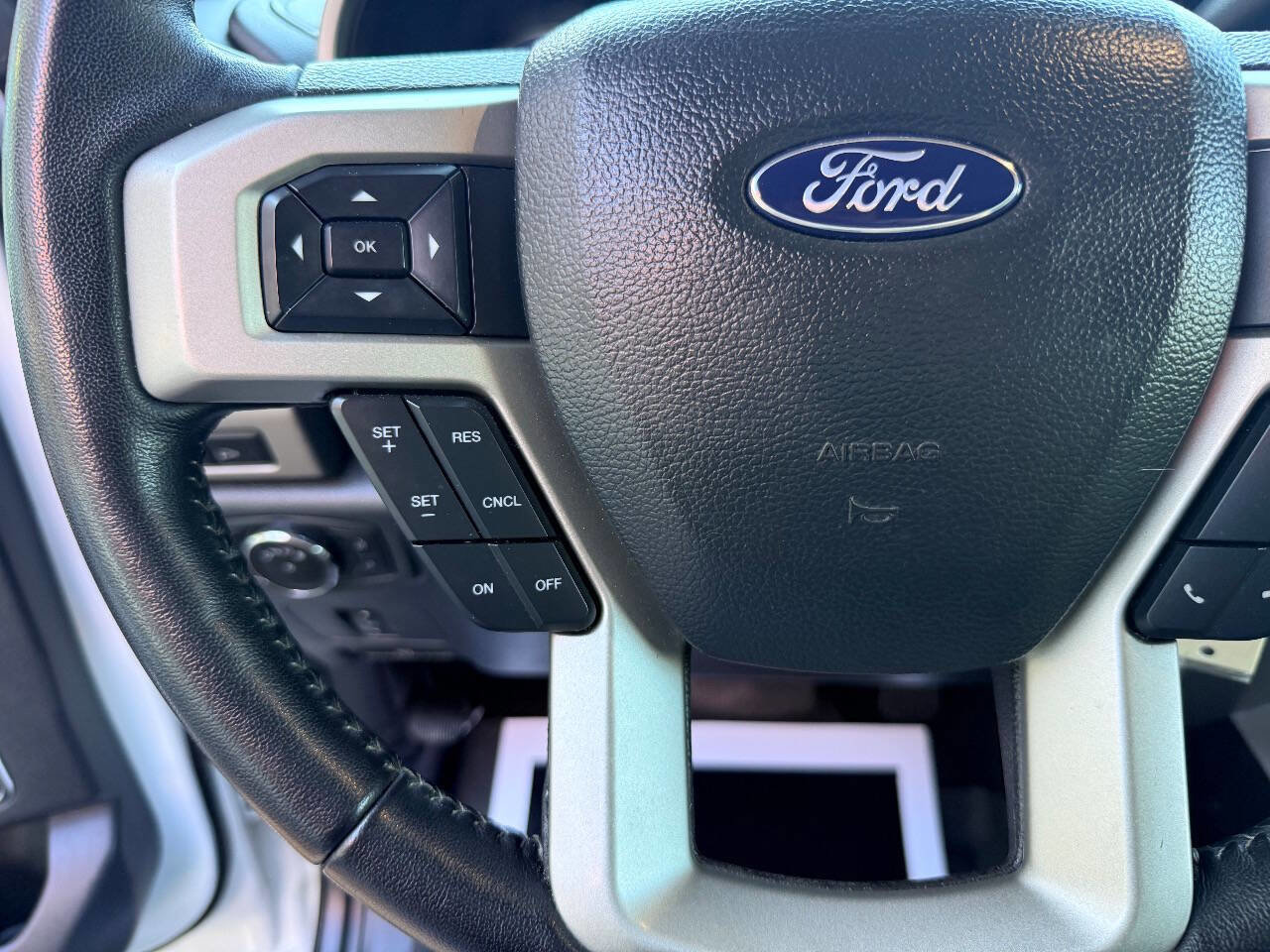 Used 2022 Ford F250 Lariat w/ Lariat Value Package AWD/4WD image 28