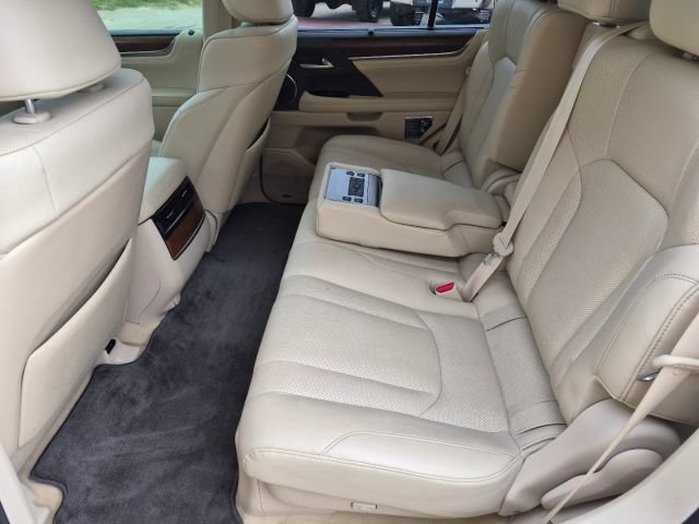 Used 2020 Lexus LX 570 4WD w/ Luxury Package image 11