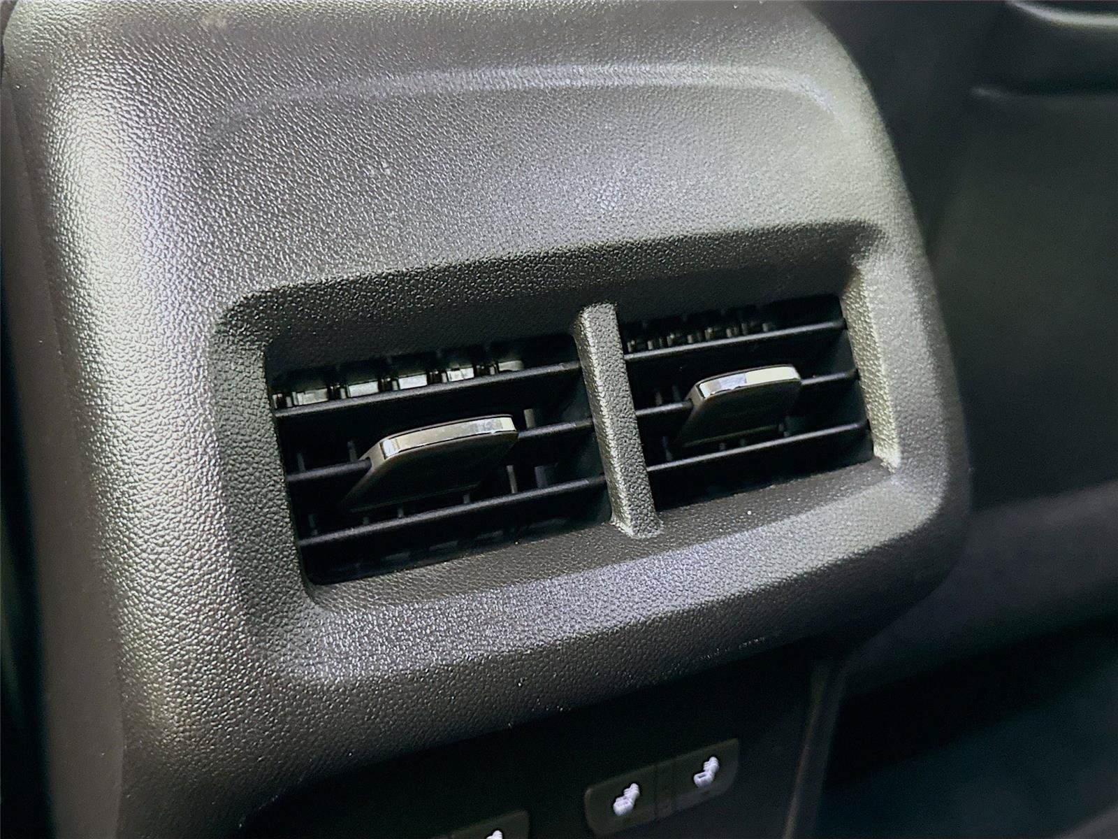 Used 2019 Chevrolet Equinox Premier AWD/4WD image 28